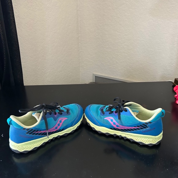 Peregrine 11 Shield Trail - Running Shoes-Kids Size 4.5M - Picture 4 of 10